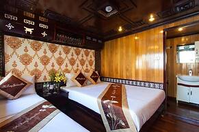 Golden Star Cruise