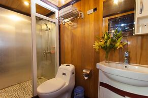 Golden Star Cruise
