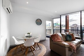 Ella, 1BDR Melbourne Apartment