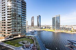 Sabrina, 2BDR Docklands Apartment