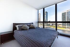 Sabrina, 2BDR Docklands Apartment