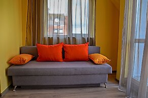 Visito Apart House