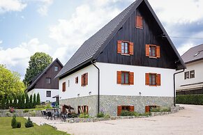 Green Lakes House