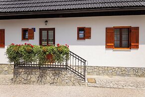 Green Lakes House