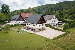 Green Lakes House