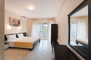 Kipos Resort