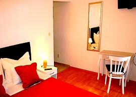 Emily Rooms