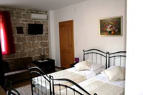 Emily Rooms