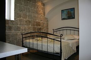 Emily Rooms