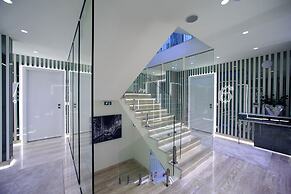 Hotel 9
