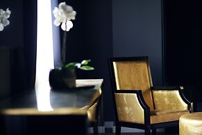 Hotel 9