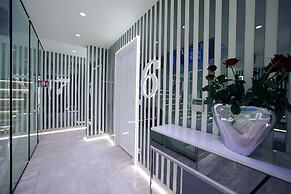 Hotel 9