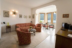 Lake Lugano 1 bed Apartment With Balcony