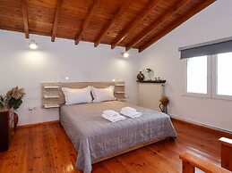Docker BeachFront House by Halkidiki Villas