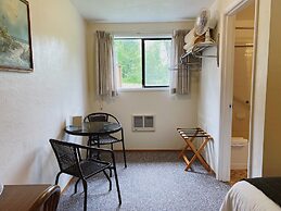 Emerald Valley Inn