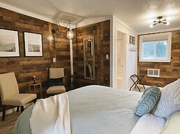 Emerald Valley Inn