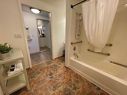 Emerald Valley Inn