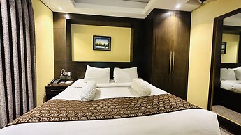 Hotel The Capital