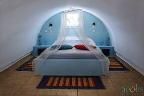 Aeolis Santorini