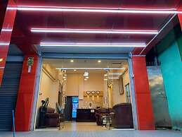 C & Y Hotel