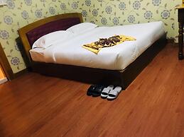 C & Y Hotel