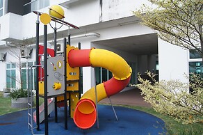 Twin Galaxy Suites