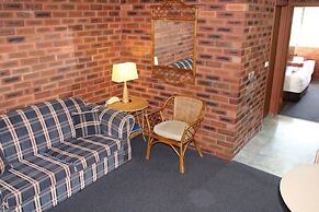 Tabourie Lake Motel