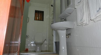 Crown Jakiba Hotel