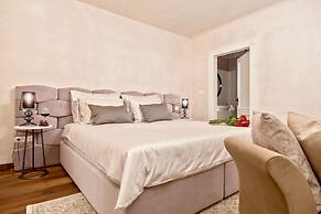 Puteus Palace Brac