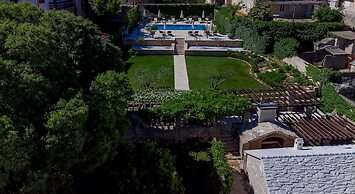 Puteus Palace Brac