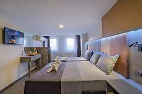 The Queen Hotel