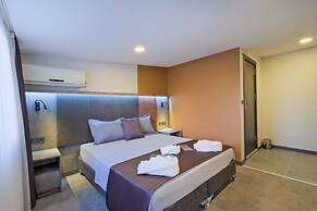 The Queen Hotel