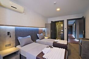 The Queen Hotel