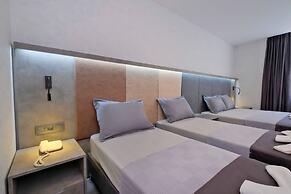 The Queen Hotel