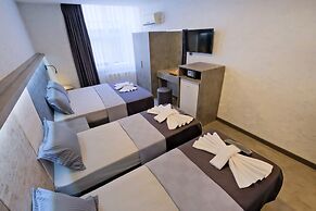 The Queen Hotel