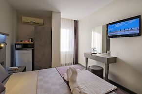 The Queen Hotel