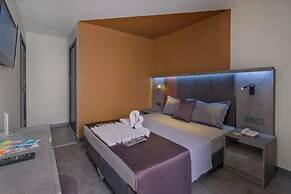 The Queen Hotel