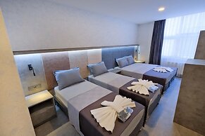 The Queen Hotel