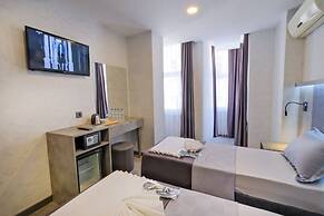 The Queen Hotel