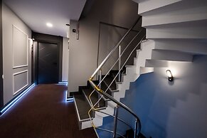 The Queen Hotel