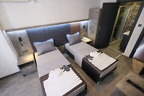 The Queen Hotel