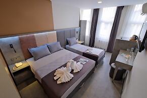 The Queen Hotel
