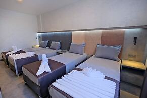 The Queen Hotel