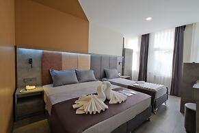 The Queen Hotel