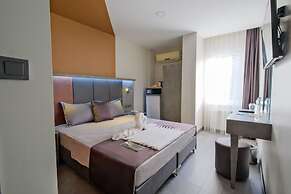The Queen Hotel