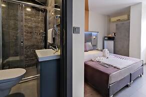 The Queen Hotel