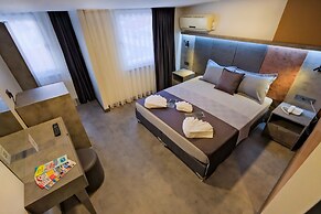 The Queen Hotel