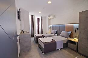 The Queen Hotel