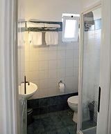 Peri's Hotel