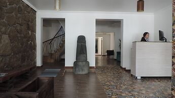 North South Hotel